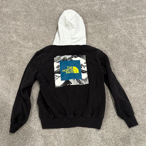 Men’s vintage The North Face hoodie - Picture 4 of 5